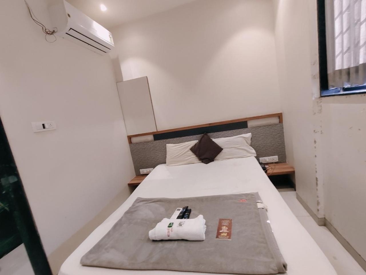 Hotel Pragati Inn Ahmednagar Ngoại thất bức ảnh