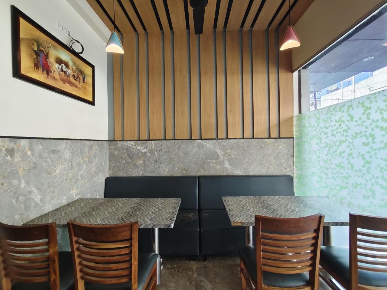 Hotel Pragati Inn Ahmednagar Ngoại thất bức ảnh