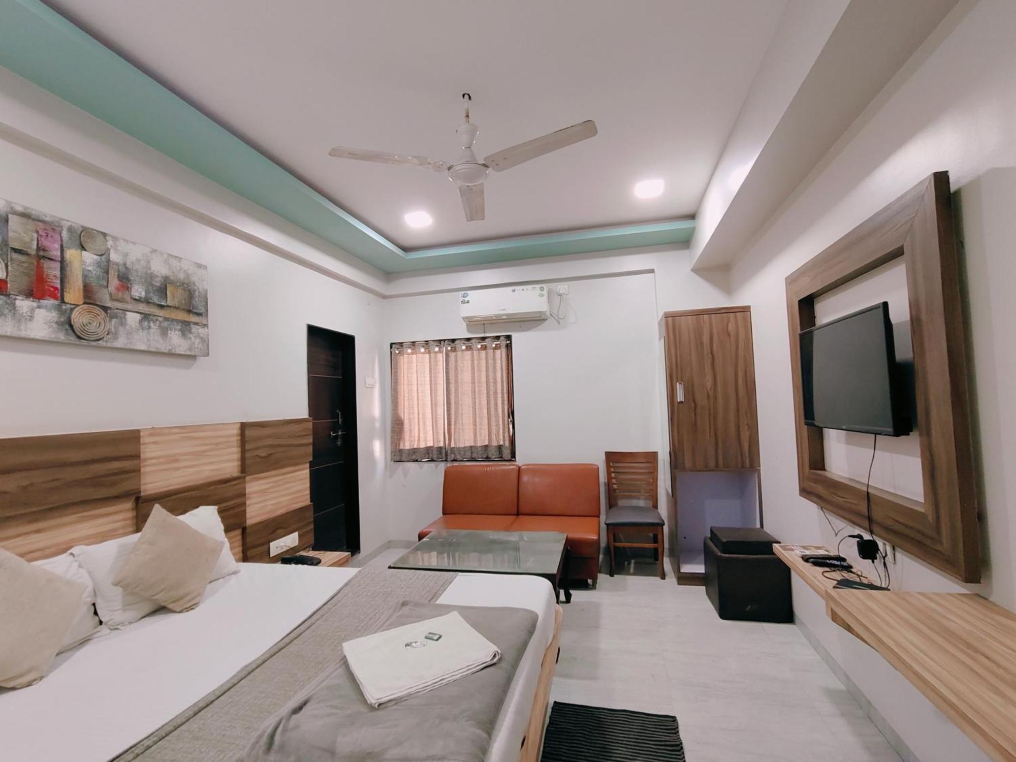 Hotel Pragati Inn Ahmednagar Ngoại thất bức ảnh