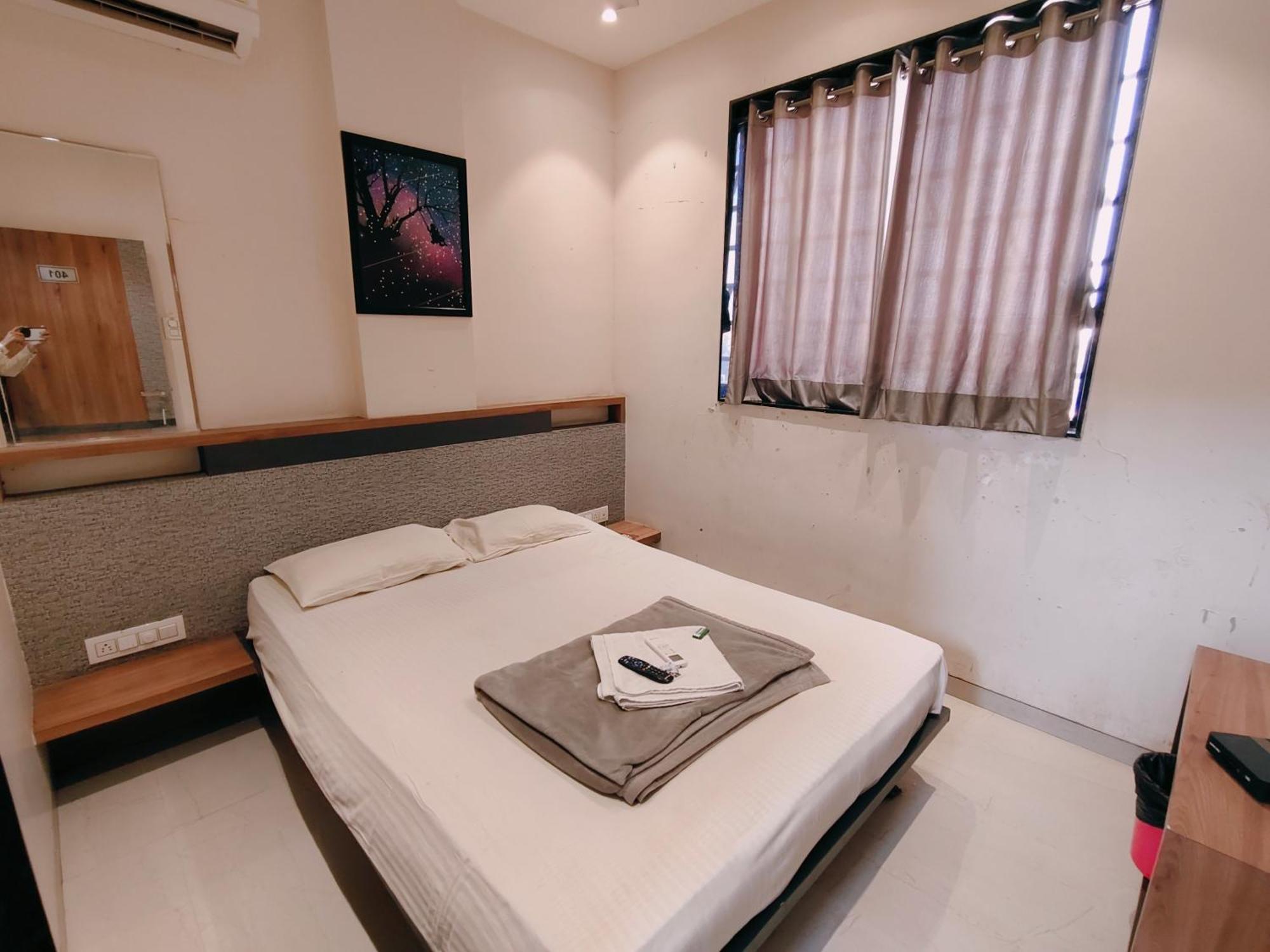 Hotel Pragati Inn Ahmednagar Ngoại thất bức ảnh