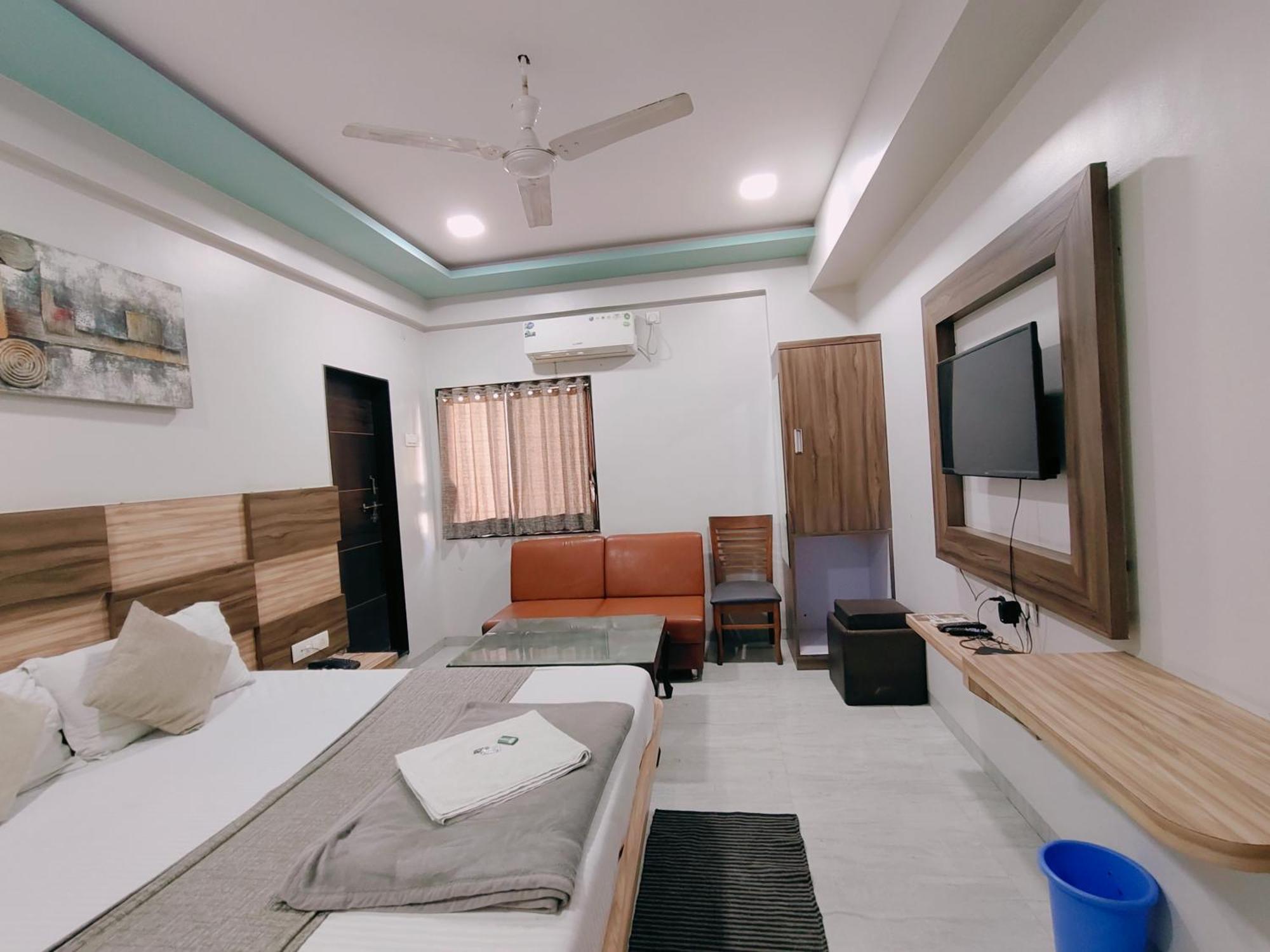 Hotel Pragati Inn Ahmednagar Ngoại thất bức ảnh